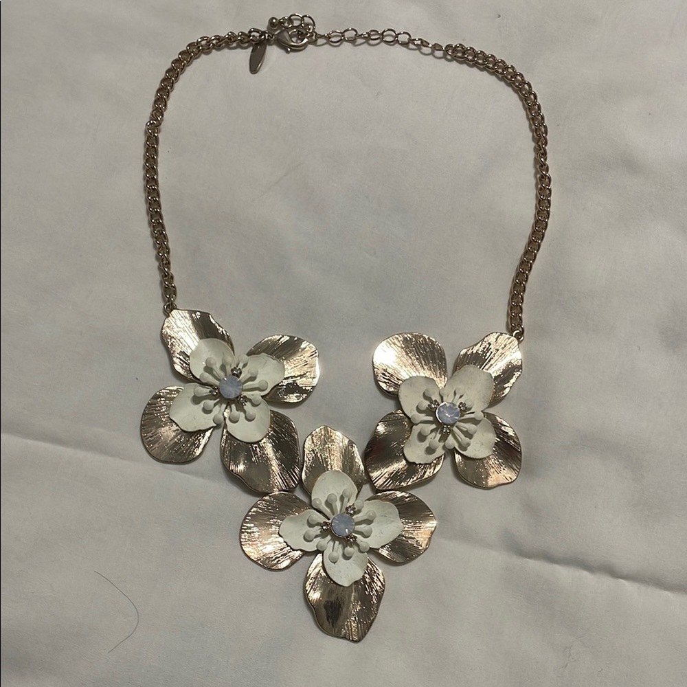 Gold and White Floral Statement Necklace with Bold Design